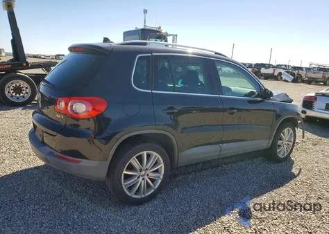 2010 Volkswagen Tiguan S z USA, uszkodzony, nr VIN WVGAV7AX9AW001474